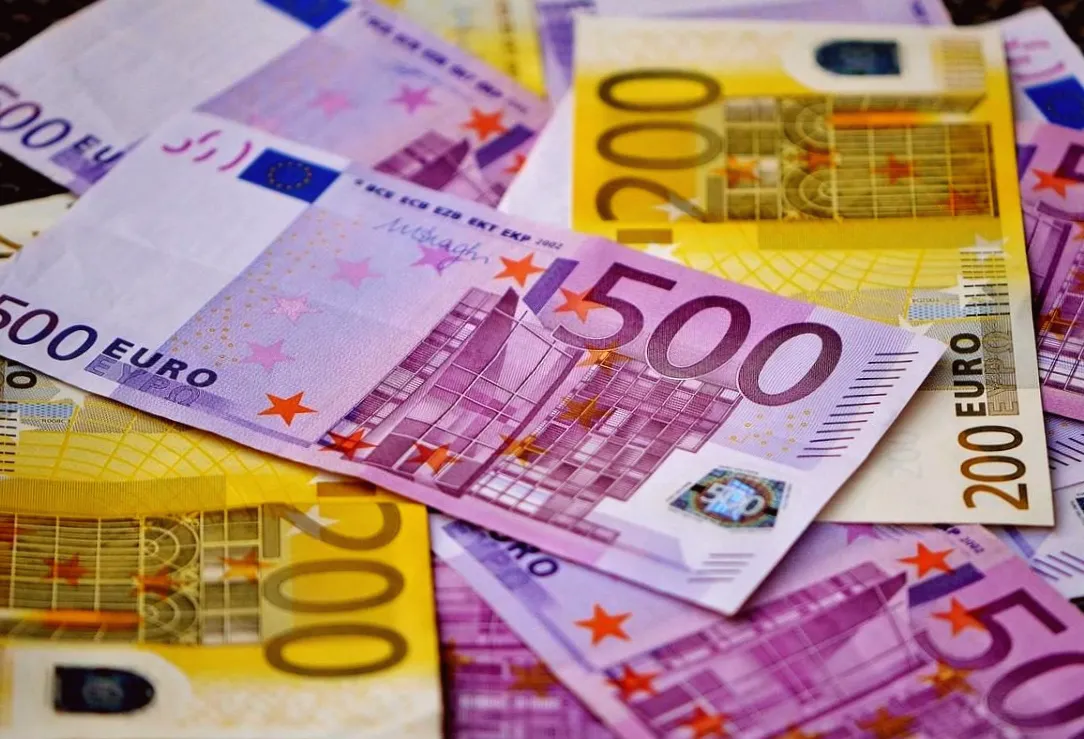 Європарламент відстрочив рішення щодо €90 мільярдів для України