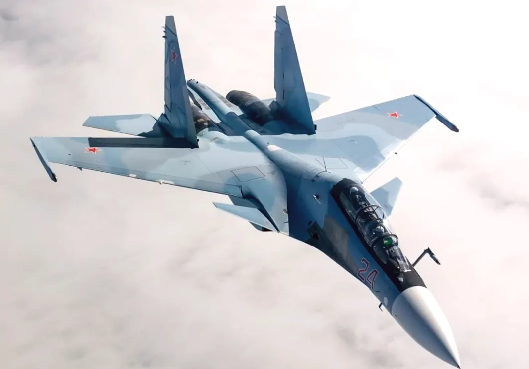 Росія показово підняла Су-30 із ракетами біля кордонів НАТО: що це означає?