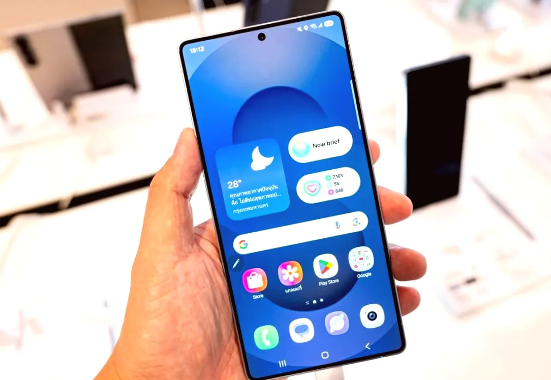Galaxy S26 Ultra: Чому 40 ГБ софту викликали шквал критики журналістів