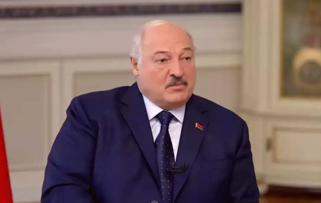 Лукашенко відкрив таємниці нового артилерійського виробництва: снаряди та «Гради» вже в роботі