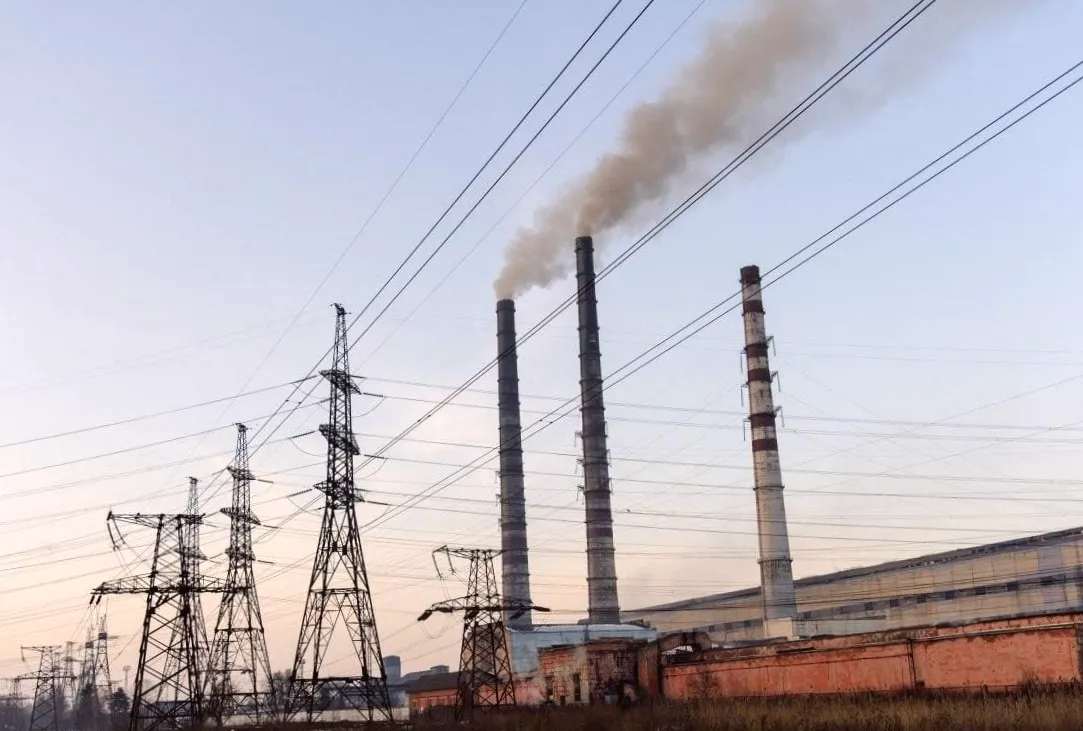 Росіяни завдали точного удару по ТЕС: як це вплине на відключення електроенергії в Україні