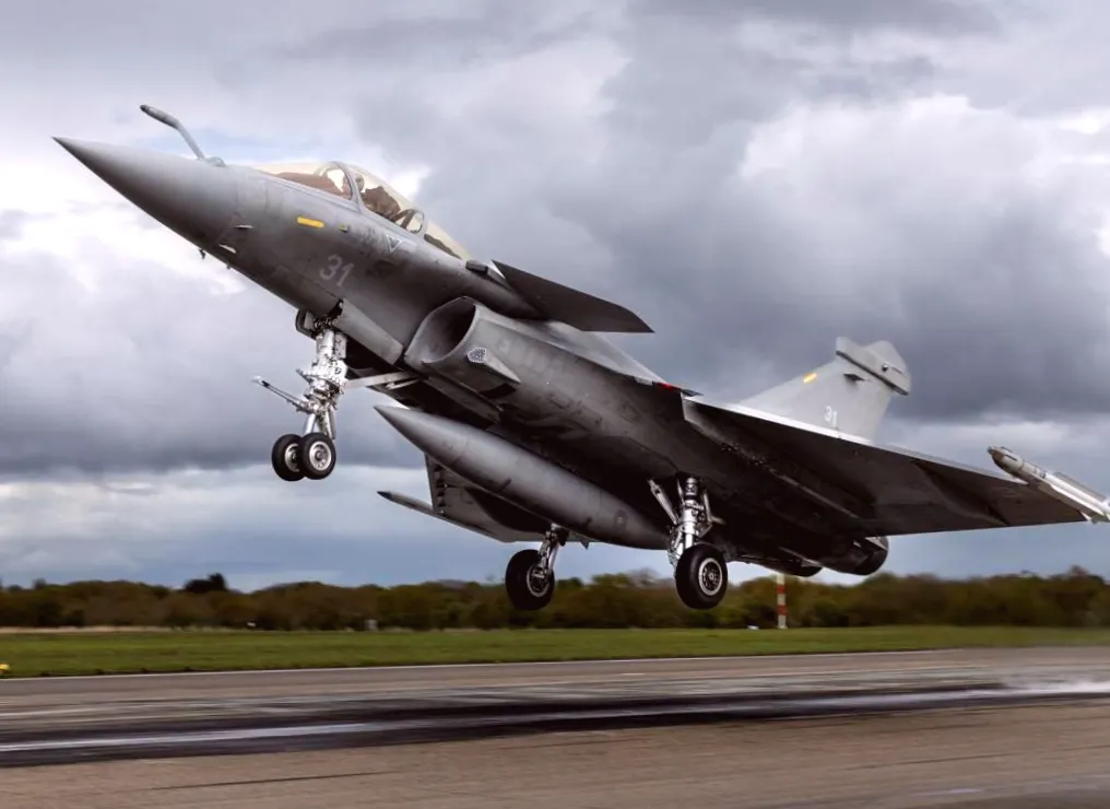 Gripen і Rafale для України: скільки коштує нове озброєння та що це змінить?