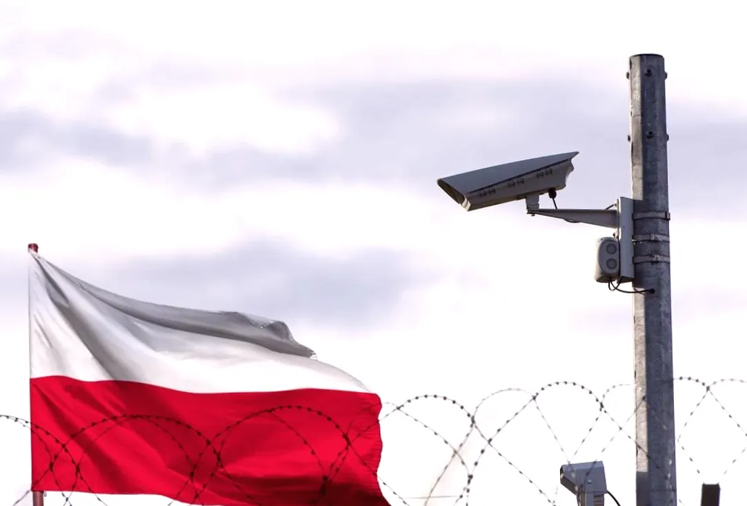 Польща припинила роботу двох аеропортів через нову загрозу з боку Росії