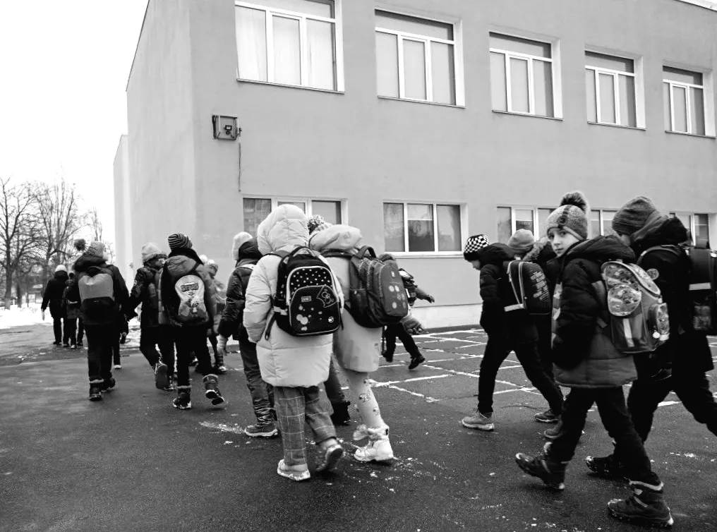 Школи України: нові стандарти безпеки з металодетекторами та камерами спостереження