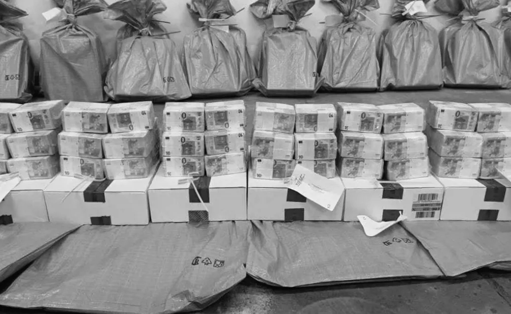 Угорщина розкрила умови повернення Україні активів Ощадбанку