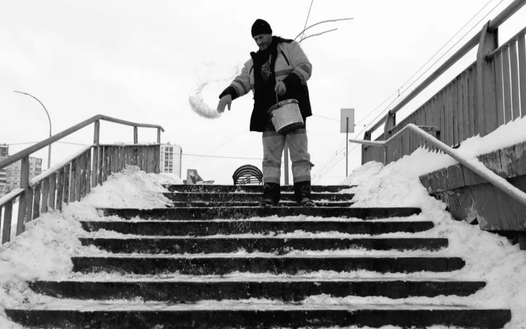 Київська влада зізналася: ожеледиця в місті вийшла з-під контролю