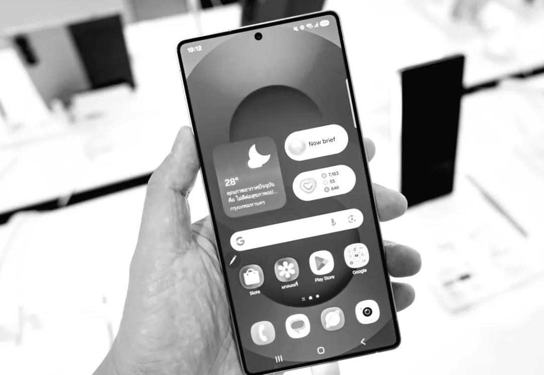 Galaxy S26 Ultra: Чому 40 ГБ софту викликали шквал критики журналістів