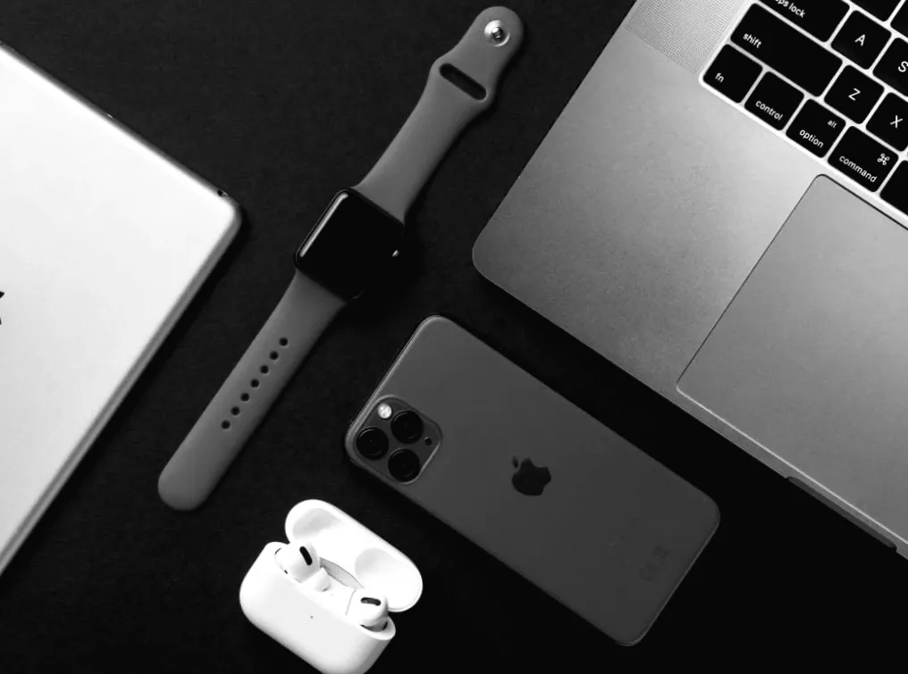 Apple готує цього року несподівані ультра-новинки iPhone, MacBook та AirPods: перші деталі розкрито