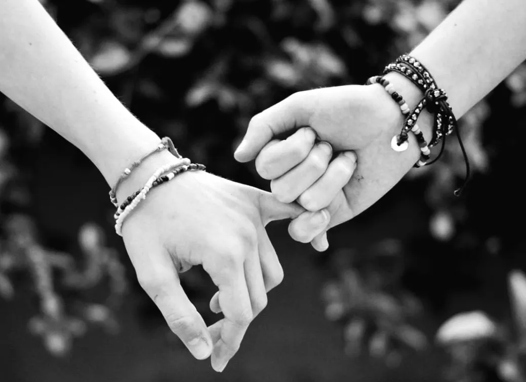 Жінки з однією справжньою подругою: 11 рідкісних ознак, що їх вирізняють