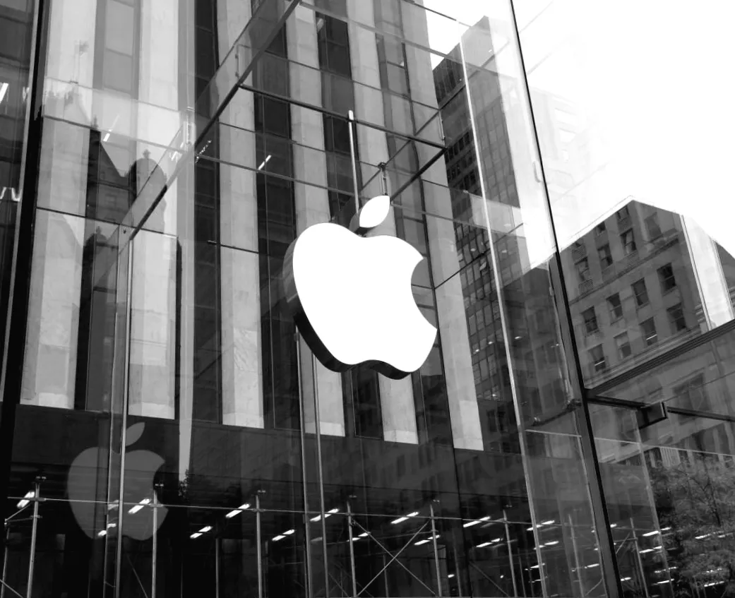 Apple розпочала масову блокаду акаунтів росіян: що стоїть за ізоляцією РФ?