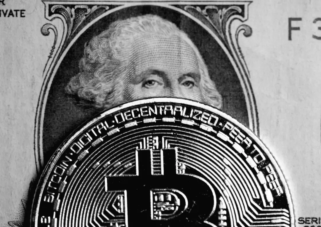 Біткойн досягнув найнижчого рівня з 2018 року: що чекає на криптовалютний ринок?