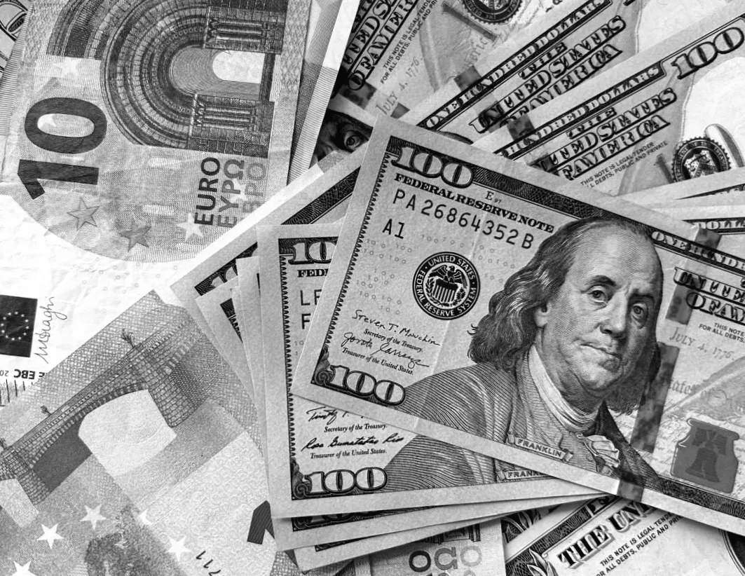 Курс долара та євро 8 березня: що готує валютний ринок сьогодні