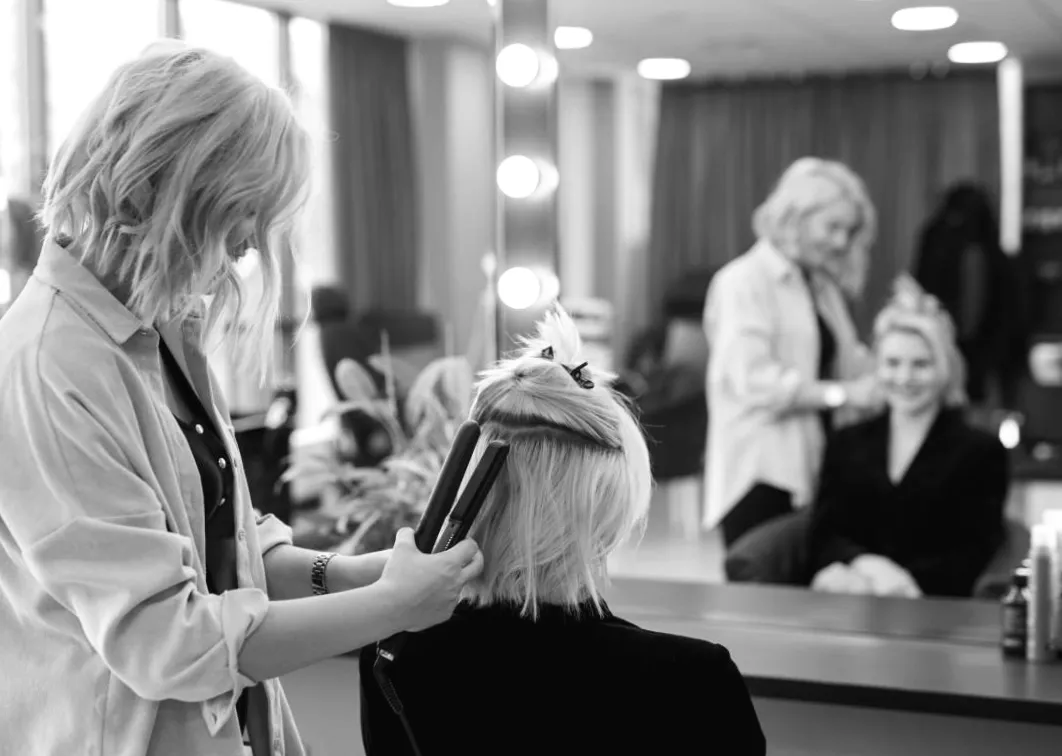 Стрижки 2026 року, що омолоджують і додають елегантності: найкращі варіанти для жінок 40+ і 50+