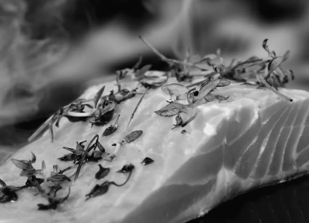 Ознаки псування копченого лосося після відкриття: що говорять експерти