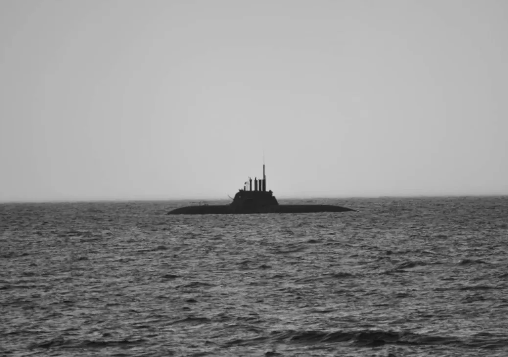 Таємничий підводний напад на іранське судно: понад 100 осіб зникли без сліду