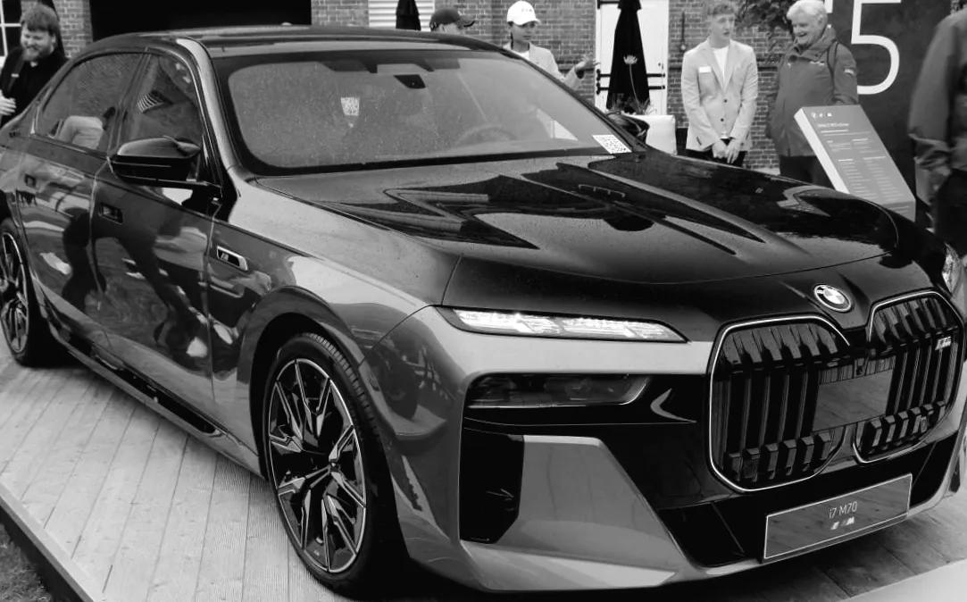 Відкрито абсолютного лідера серед розкішних електромобілів світу