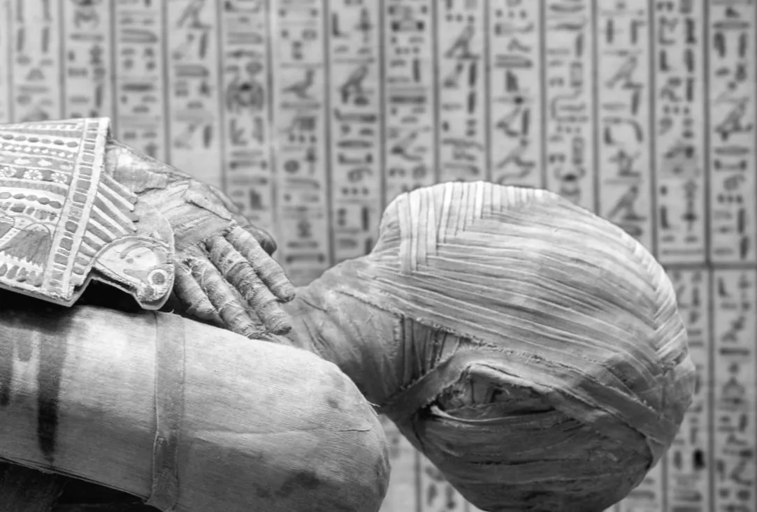 У Сибіру виявили таємничу 2000-річну мумію з незвичайними татуюваннями