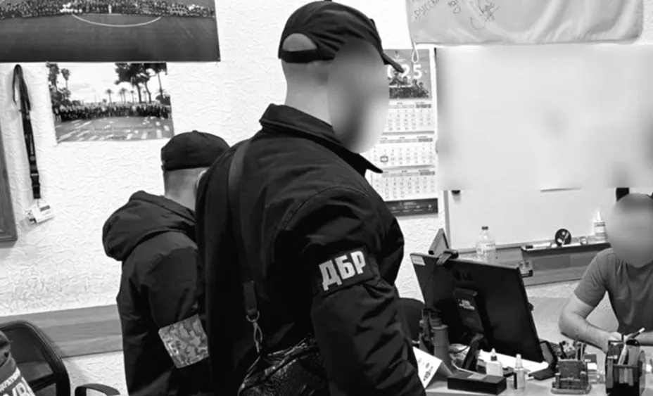 Брат-росіянин і прикордонник: як понад 70 військовозобовʼязаних потрапили до ЄС через злочинну схему