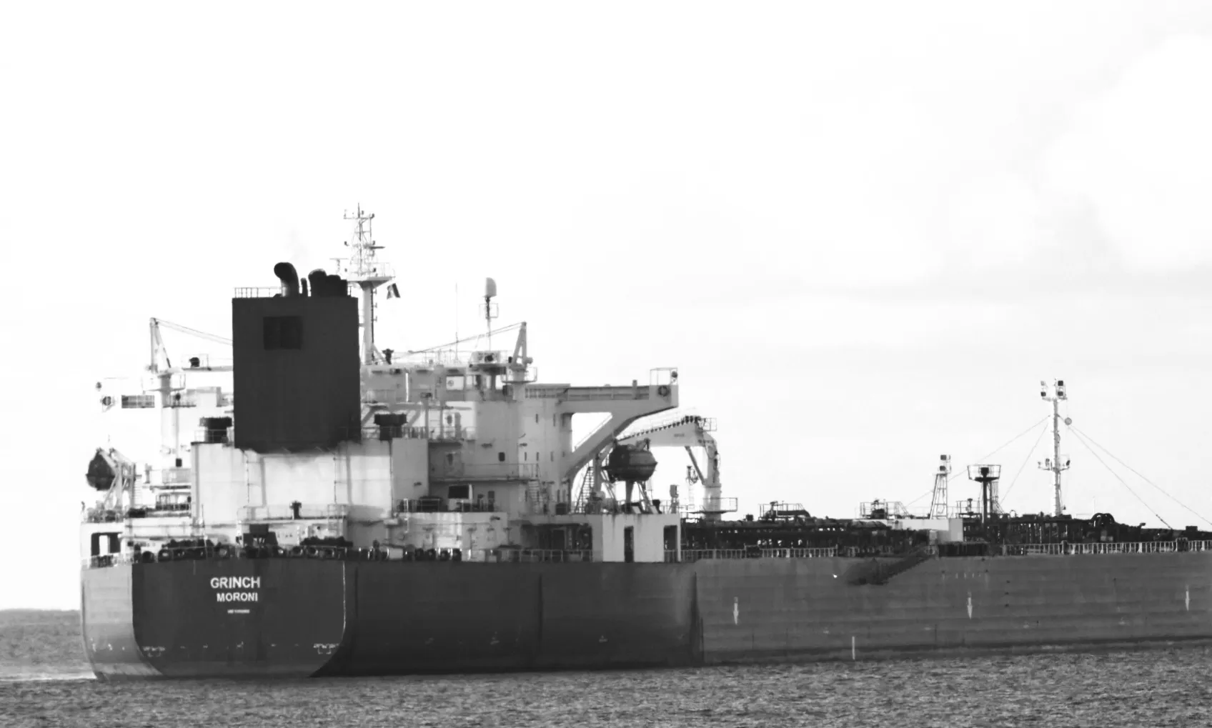 Бюджет РФ ризикує втратити трильйони через падіння нафтових доходів – Reuters