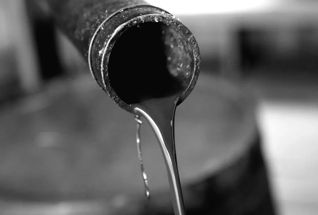 Нафтові резерви готують ринок до несподіваного рекорду – Bloomberg