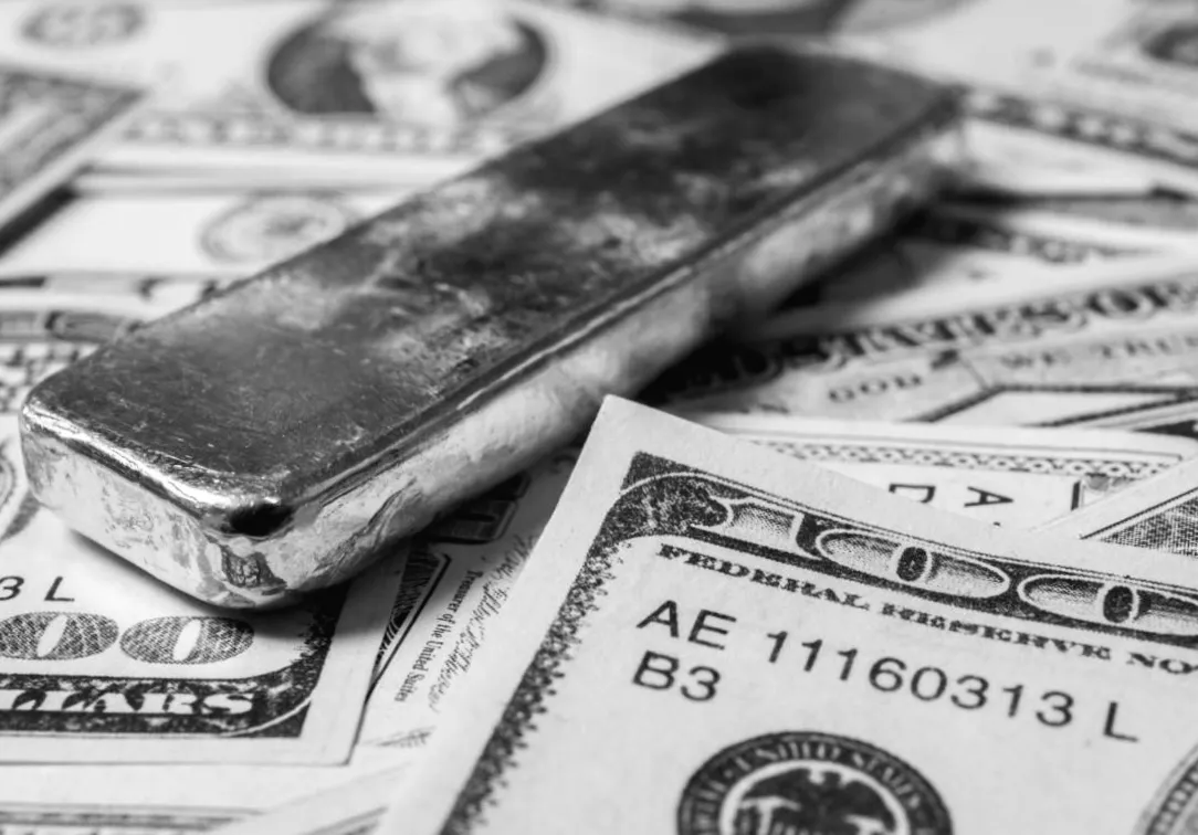 Золото втрачає блиск: як зміцнення долара впливає на ціну металу сьогодні