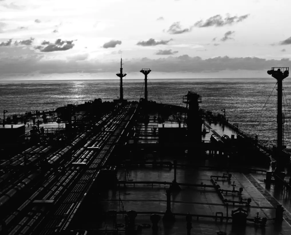 Перська затока знову в центрі уваги: три судна під атакою та новий нафтовий курс від Ірану