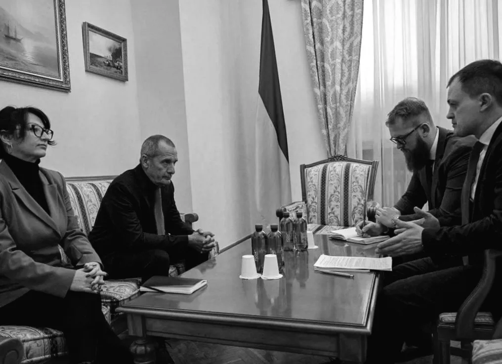 Міністерство закордонних справ України запросило керівника місії Червоного Хреста через його заяви про Україну та РФ.