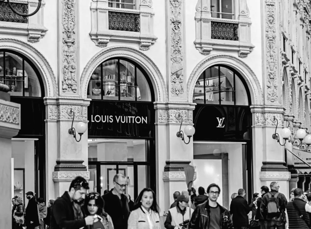 Люксові бренди залишають Близький Схід: що стоїть за несподіваним відходом Gucci та Louis Vuitton?