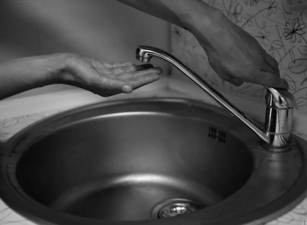 Киянам нагадали: гаряча вода відключена – коли чекати повернення, пояснив експерт