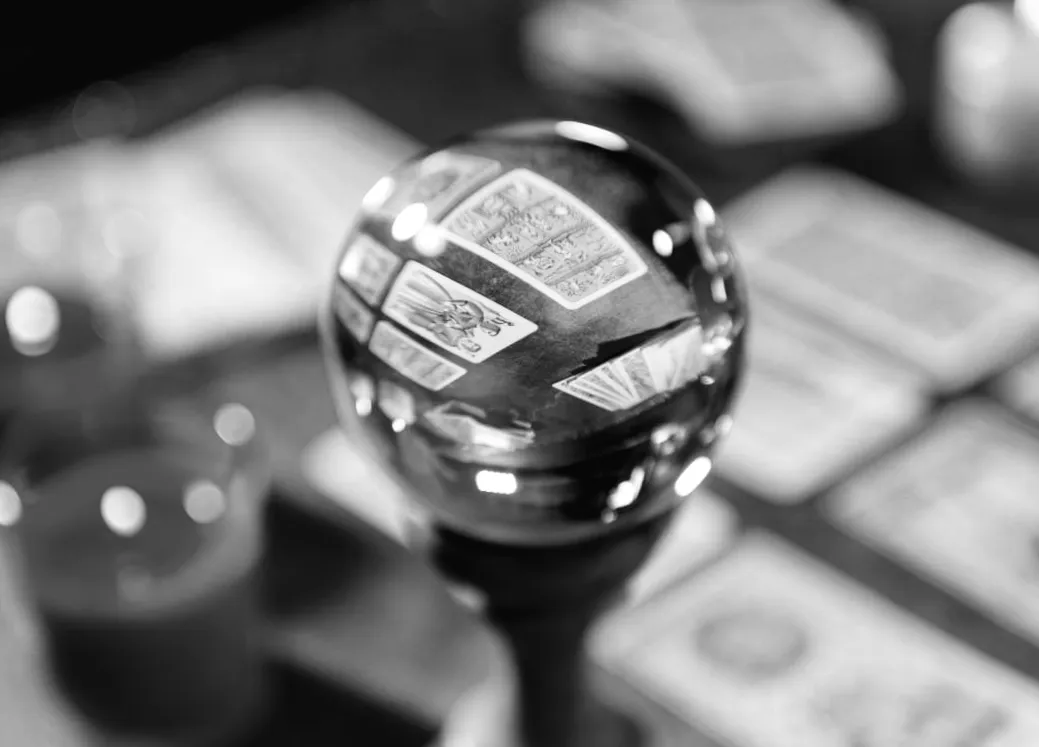 Таро-гороскоп на 8 березня: що приховують карти для Овнів та Козерогів?