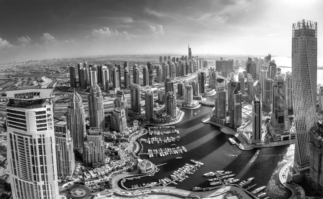 Застряглі в Дубаї туристи: тисячі змушені шукати допомогу та влізати в борги