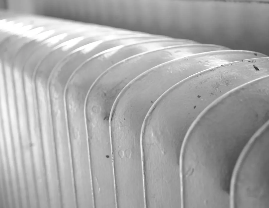 Тепло в домі подвоїться: простий спосіб очистити батареї для максимального комфорту