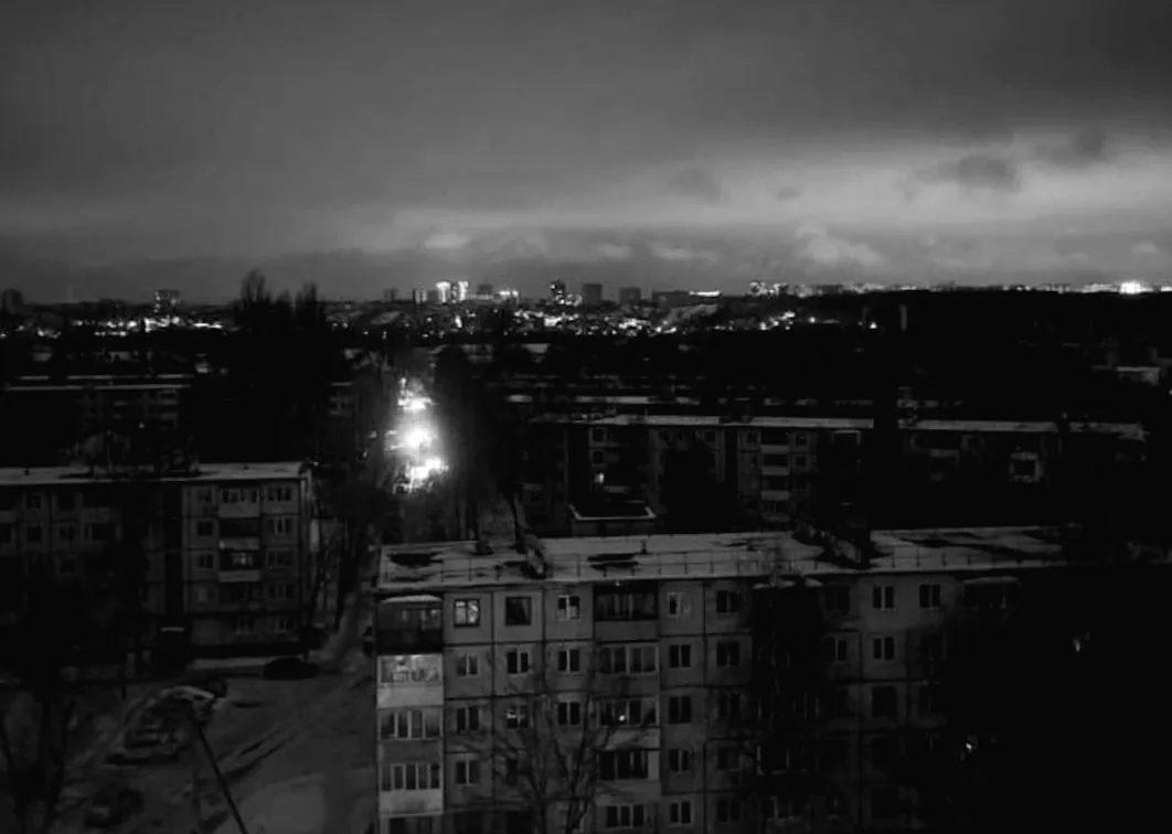 Брянськ опинився у темряві: дрони залишили місто без світла та тепла — губернатор повідомляє