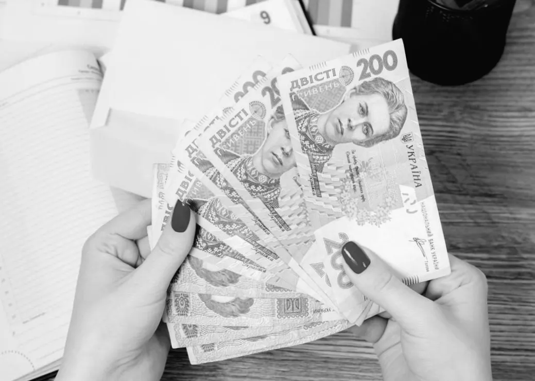 Середня зарплата в Україні зросла: у яких містах заробітки на висоті