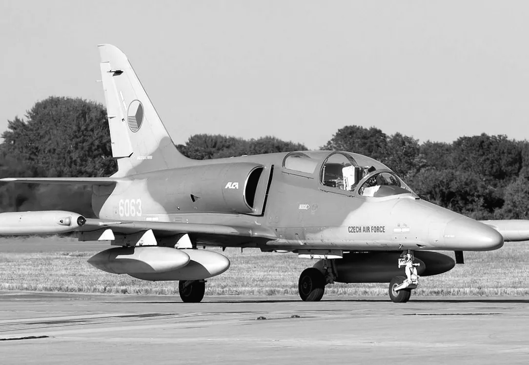 Чехія відправила на ремонт літаки, які могли стати частиною українського флоту