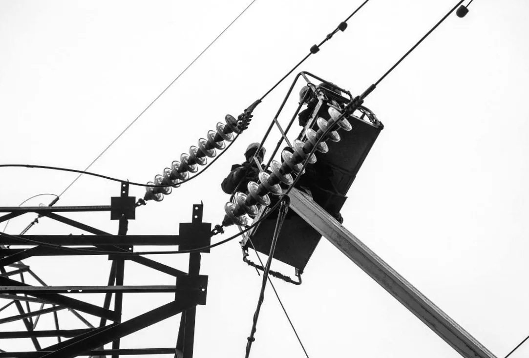 Жителі двох областей України залишилися без електрики через дії РФ.