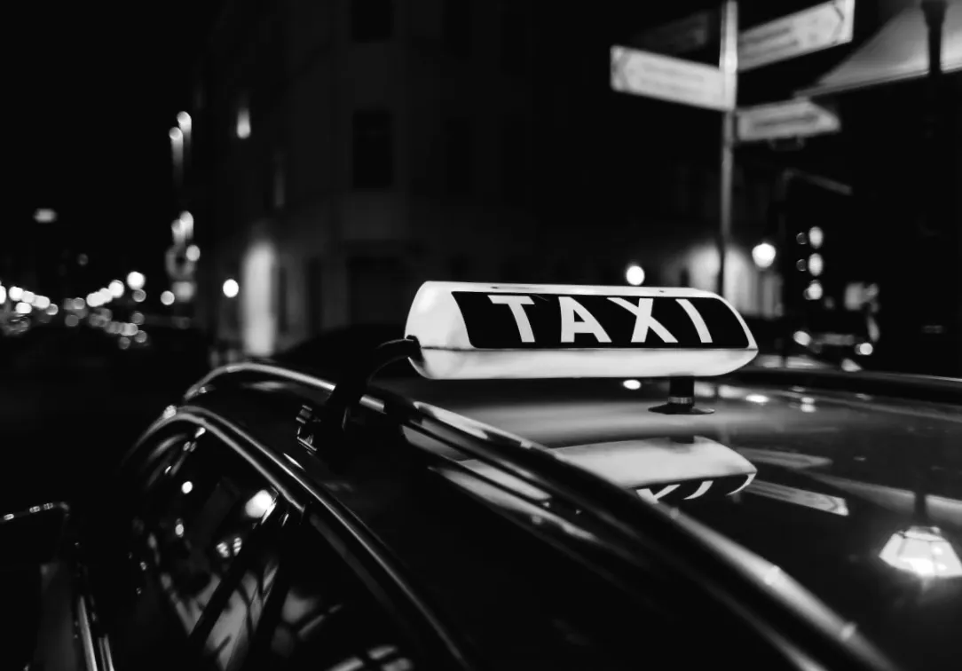 Таксі відгукнулися на зняття обмежень у нічний час – ЗМІ