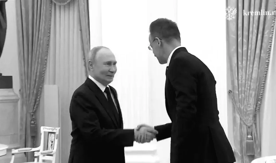 Путін несподівано звільняє двох угорців із полону, які воювали за Україну