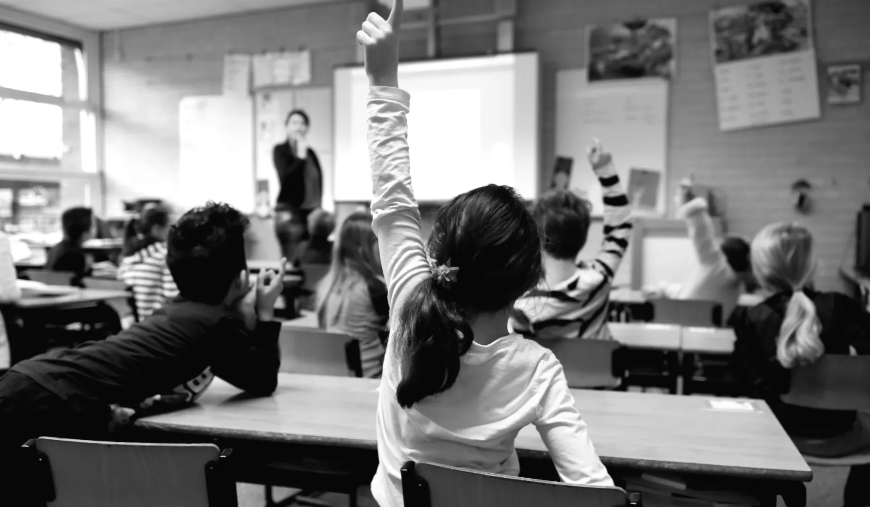 У Києві: більшість шкіл продовжують працювати очно, але чверть переходить на дистанційне навчання