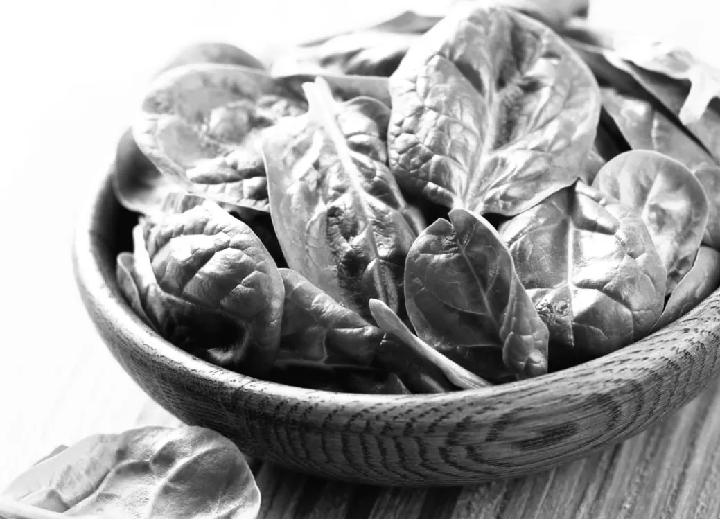 Секрети шеф-кухаря: як уникнути гіркоти шпинату при приготуванні