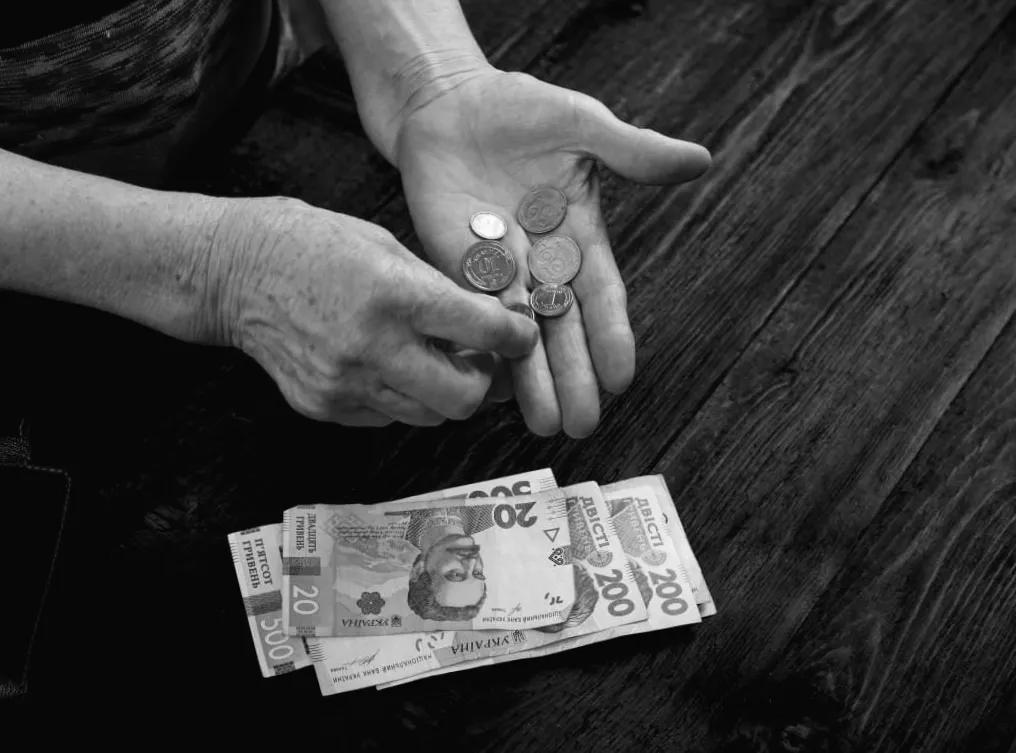 Деякі українські пенсіонери можуть залишитися без виплат на кілька місяців — юристка пояснює причини