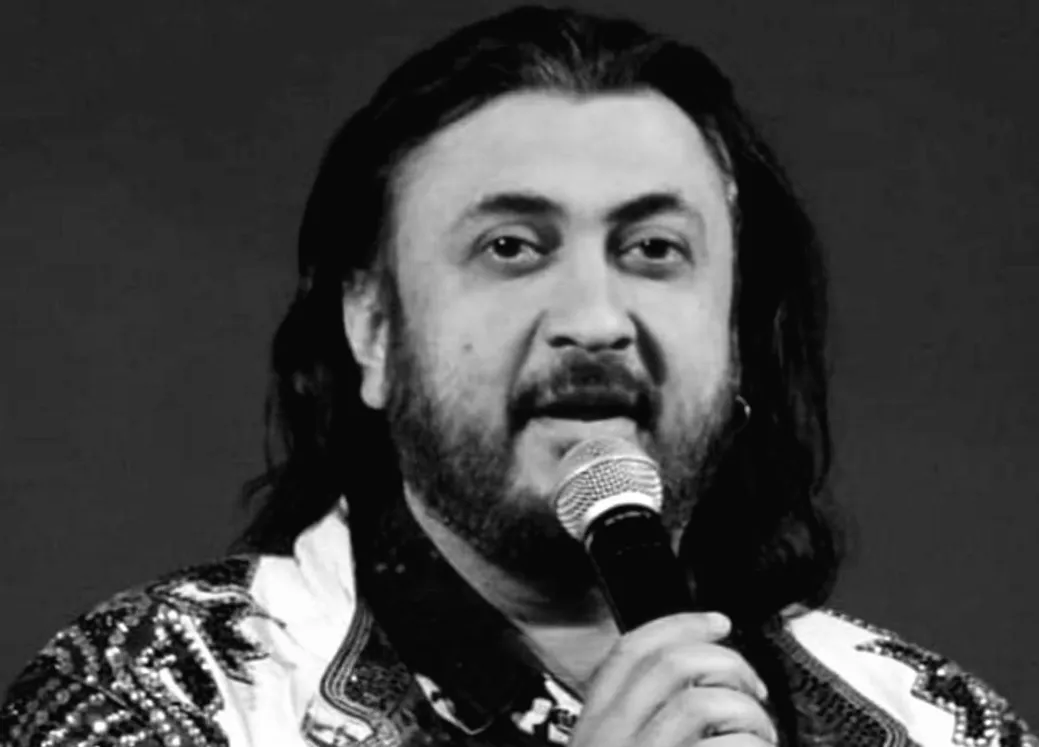 Знаменитого співака пов'язали з незаконною схемою виїзду чоловіків за кордон: його емоційна реакція вразила.