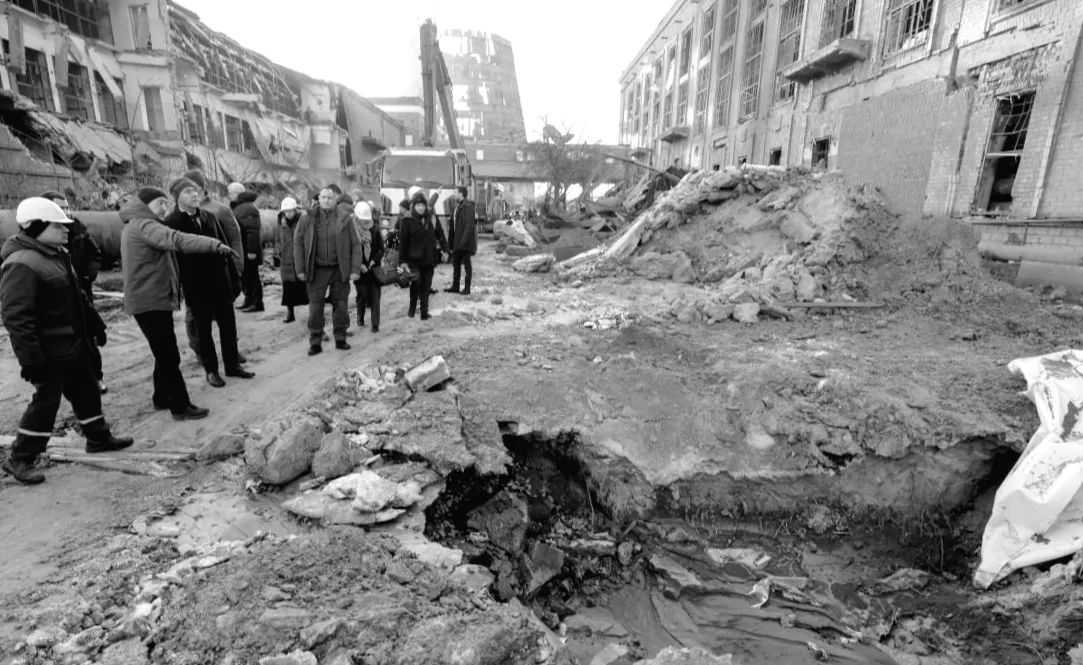 Шмигаль продемонстрував Рютте зруйновану київську ТЕЦ