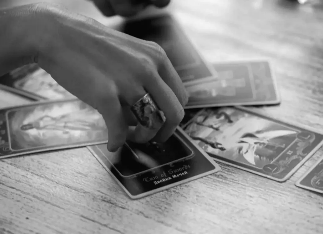 Таро на 12 березня: емоційний вибух для Тельців і несподіване визнання для Левів