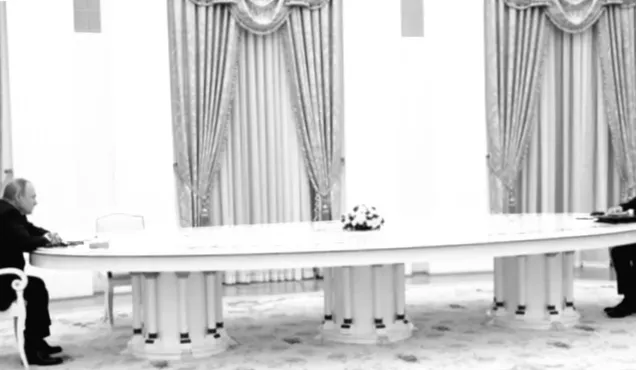 Макрон розкрив мотиви відновлення контактів з Путіним, пояснення МЗС Франції