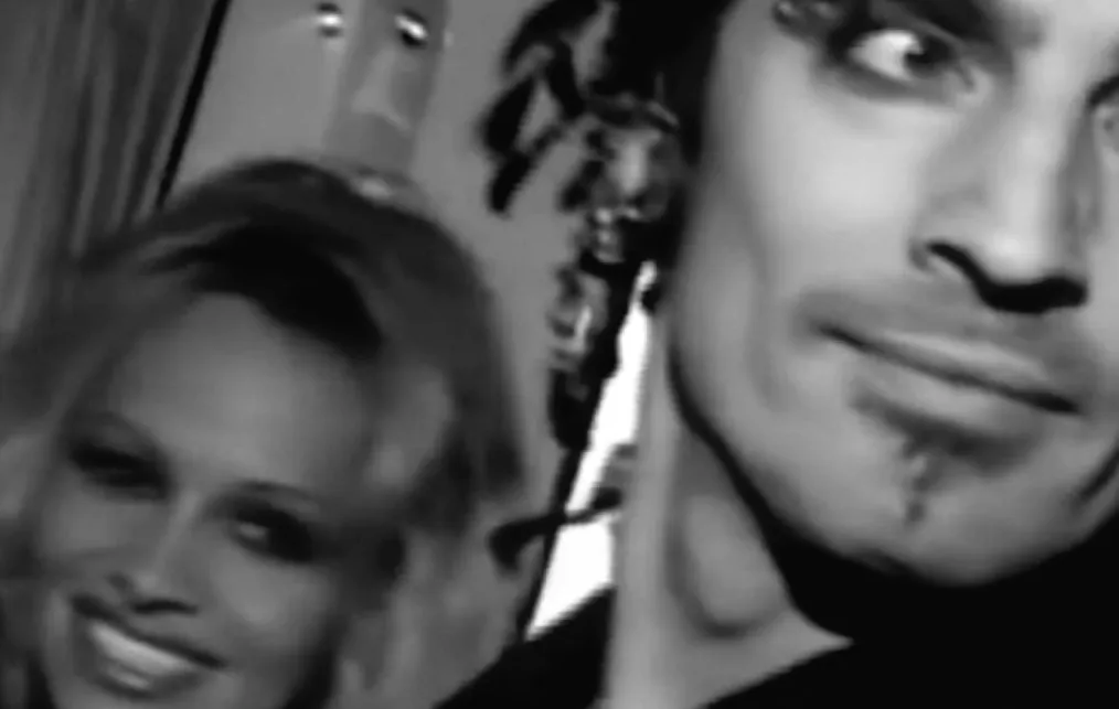 Памела Андерсон визнала стосунки з колишнім та його новою дружиною