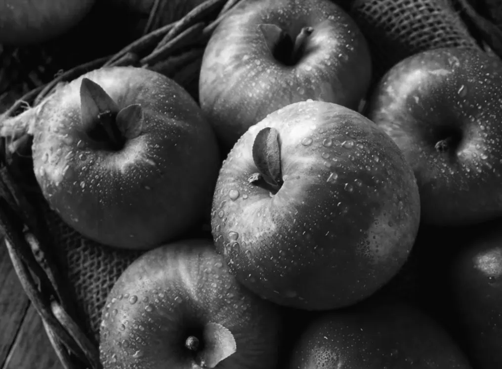 Яблука в Україні б’ють рекорди: що стоїть за стрімким зростанням цін?