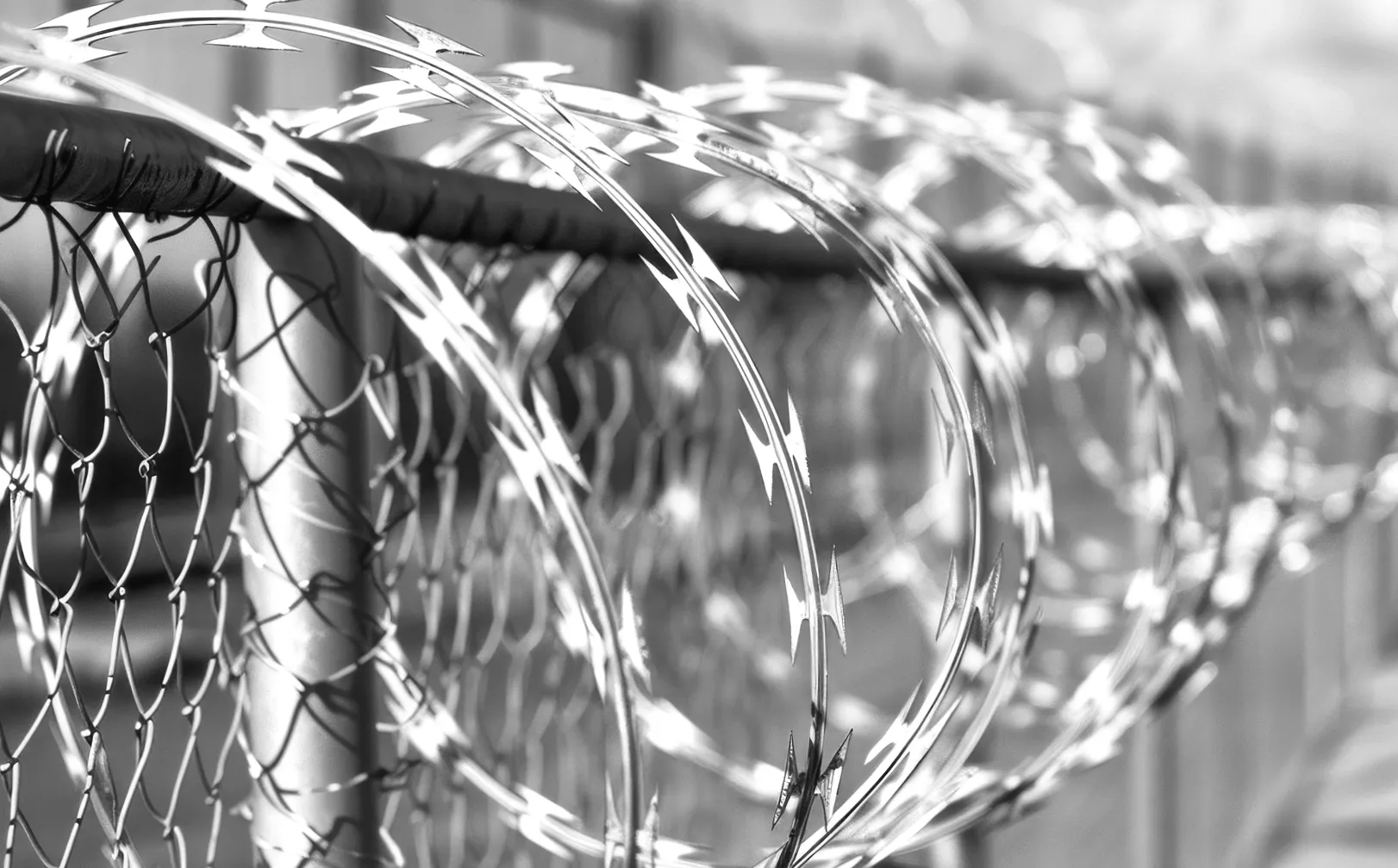 Радистка Нацгвардії засуджена до довічного ув'язнення за державну зраду