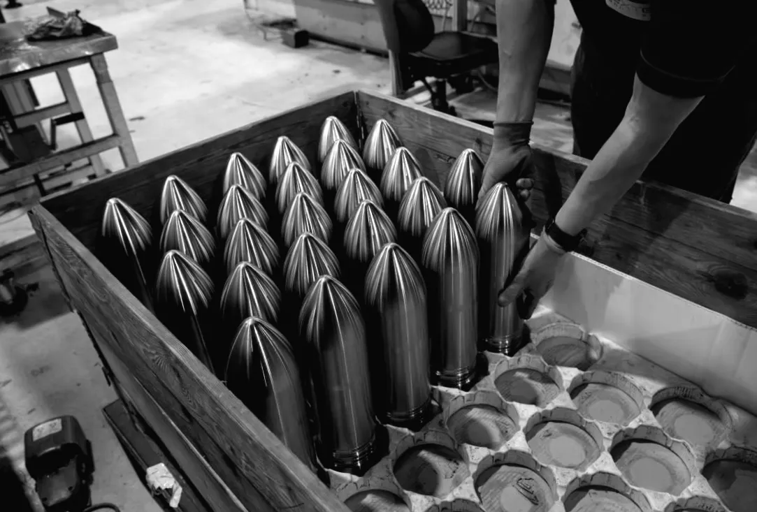 Британія відкладає запуск заводу з виробництва снарядів, включаючи постачання для України – The Guardian