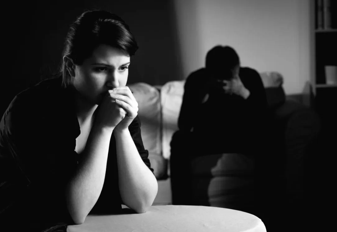 Приховані сигнали зради: вісім ознак, які видають людину без слів